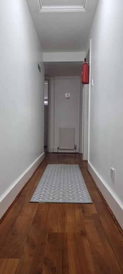 Cricklewood Broadway Guest Home London Ngoại thất bức ảnh