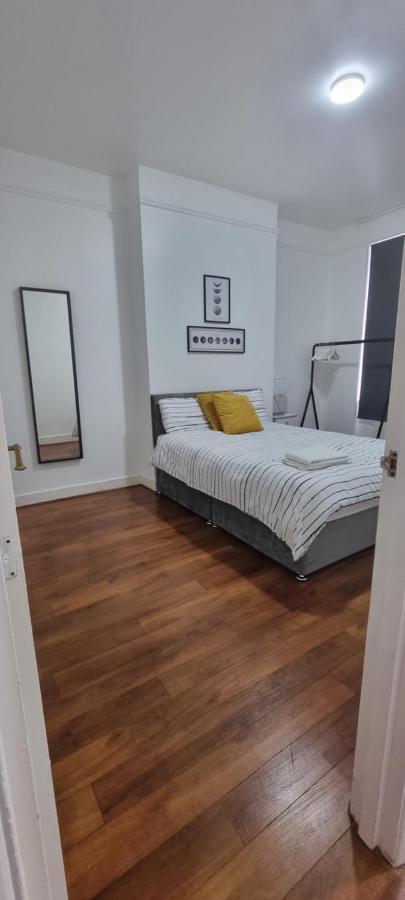 Cricklewood Broadway Guest Home London Ngoại thất bức ảnh