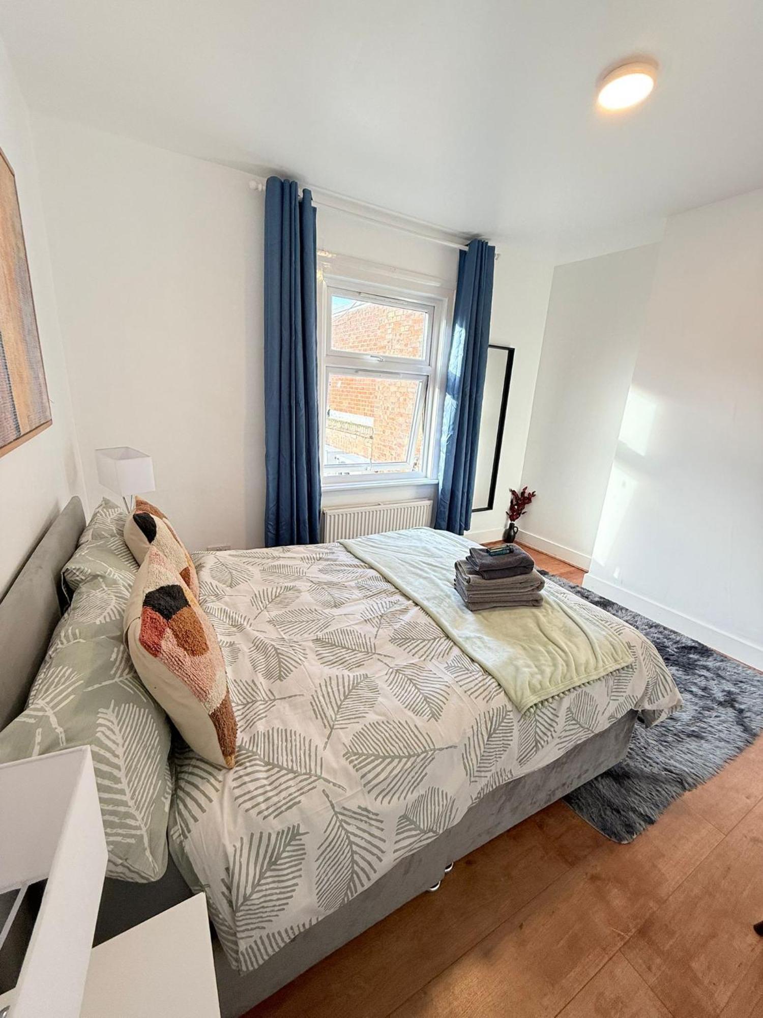 Cricklewood Broadway Guest Home London Ngoại thất bức ảnh
