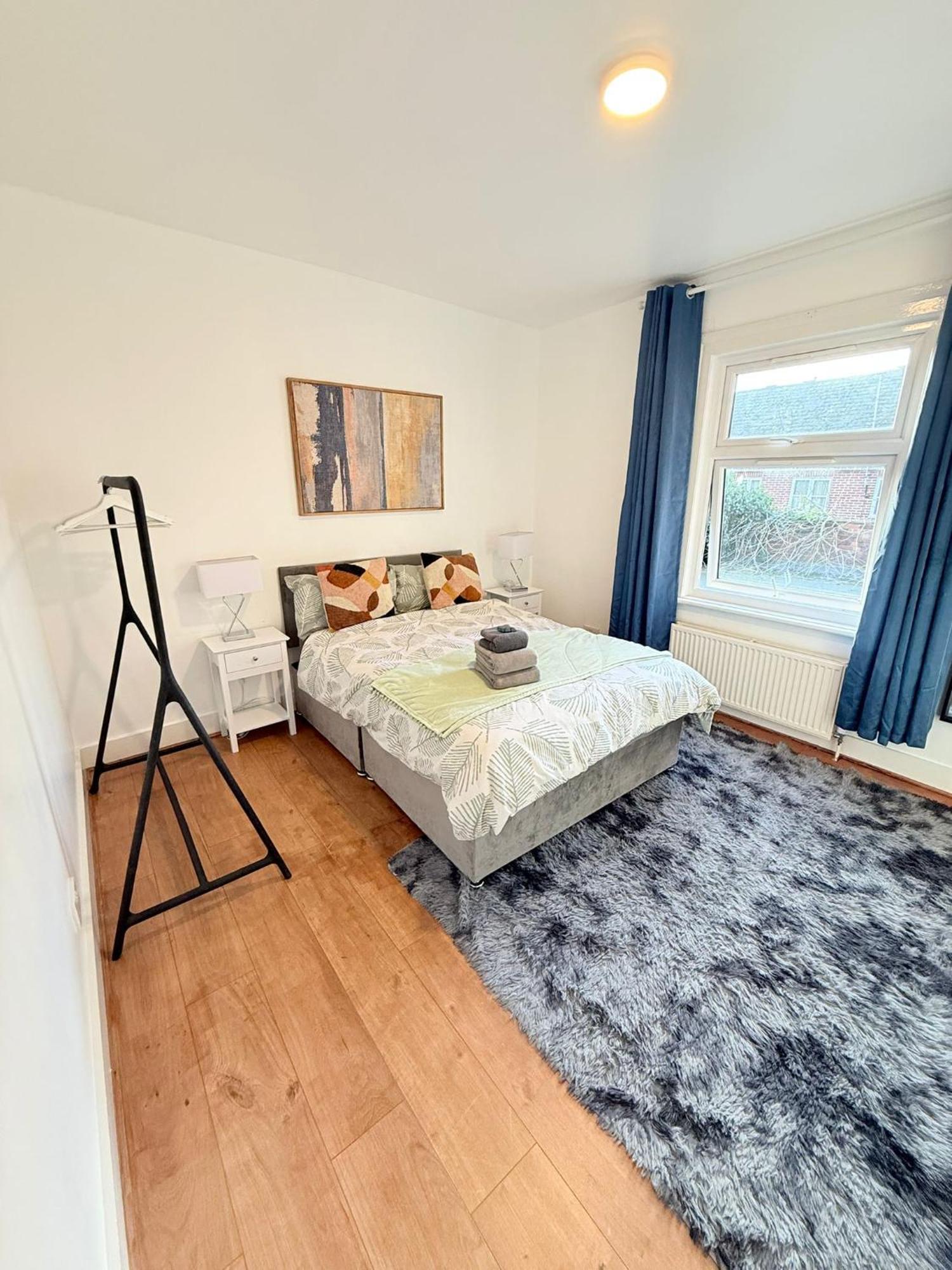 Cricklewood Broadway Guest Home London Ngoại thất bức ảnh