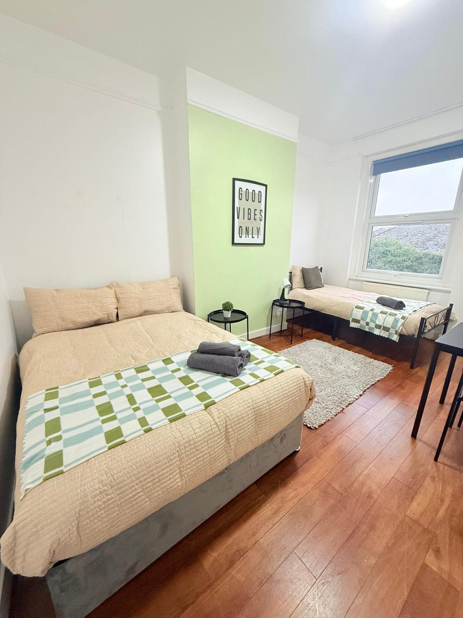 Cricklewood Broadway Guest Home London Ngoại thất bức ảnh