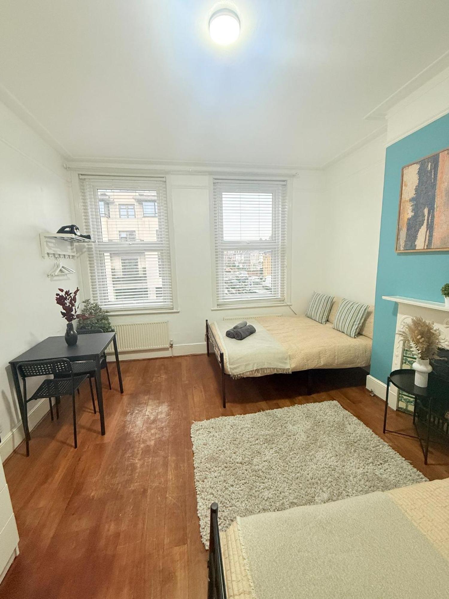 Cricklewood Broadway Guest Home London Ngoại thất bức ảnh